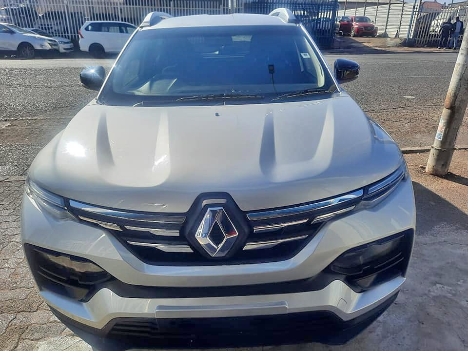 2022 Renault Kiger 1.0 Automatic with a Nice interior seat Reserves Camera and Service book