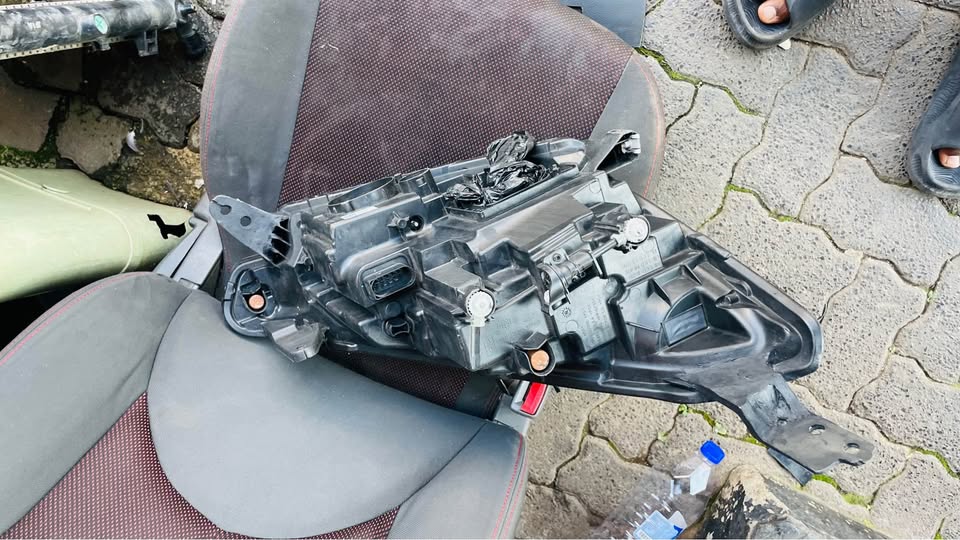 Chery Tiggo 7 pro headlight - Private Seller Chery Tiggo 7 pro headlight - Private Seller