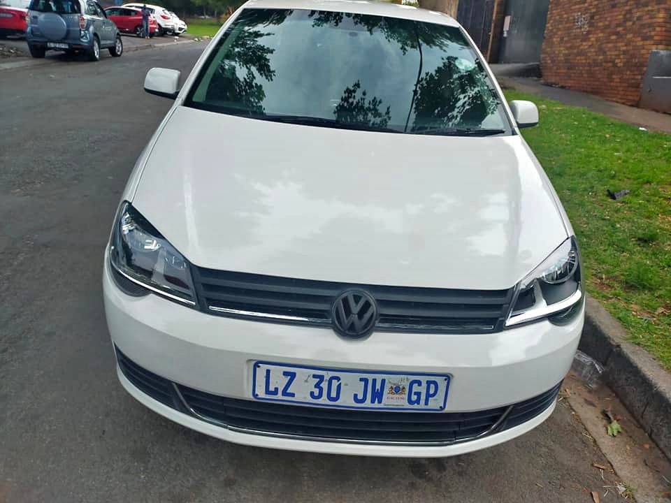 Volkswagen polo Vivo 2012 sedan 1.6 white for sale