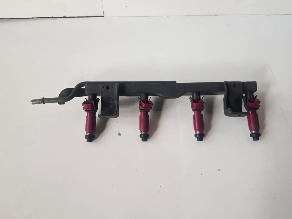 1.6L Ford Focus Z6 2005-2009 Injector Rail - Private Seller 1.6L Ford Focus Z6 2005-2009 Injector Rail - Private Seller