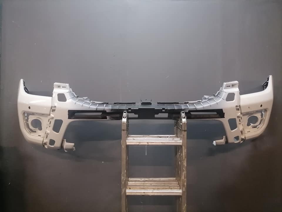 Ford Ranger T9 raptor van white and black bumper DM or contact number in the description for assista - Private Seller