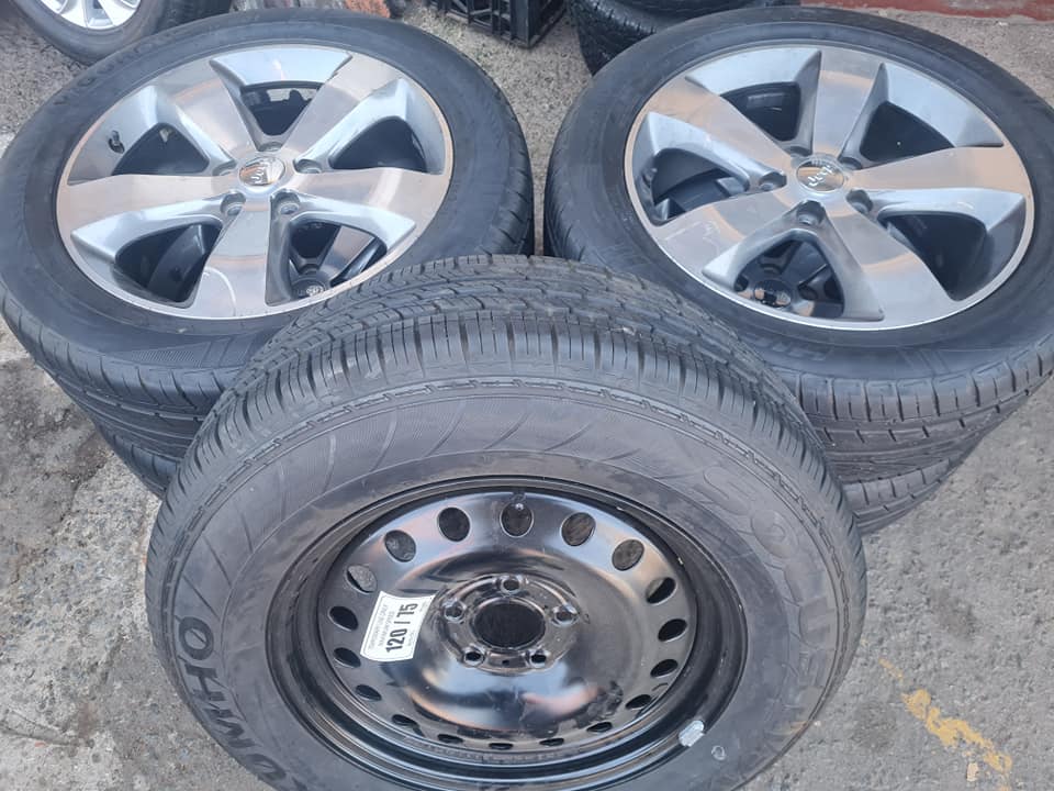4xjeep charokkee original alloy mags size 20 +spare wheel