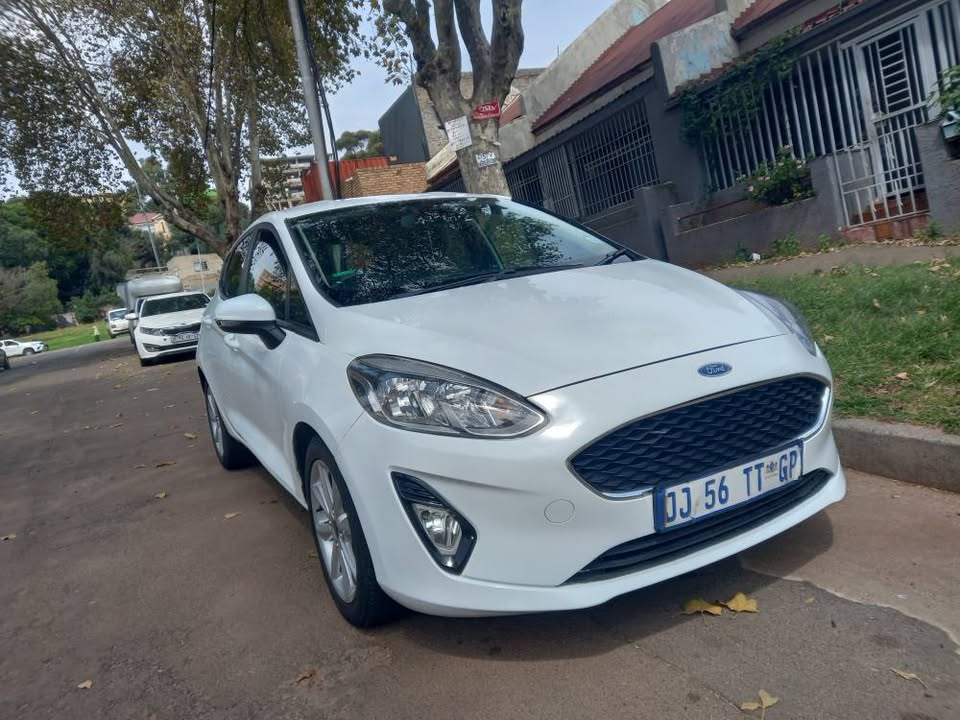 2018 FORD FIESTA 1.5 PETROL, MANUAL, WHITE, SERVICE BOOK, SPARE KEY,