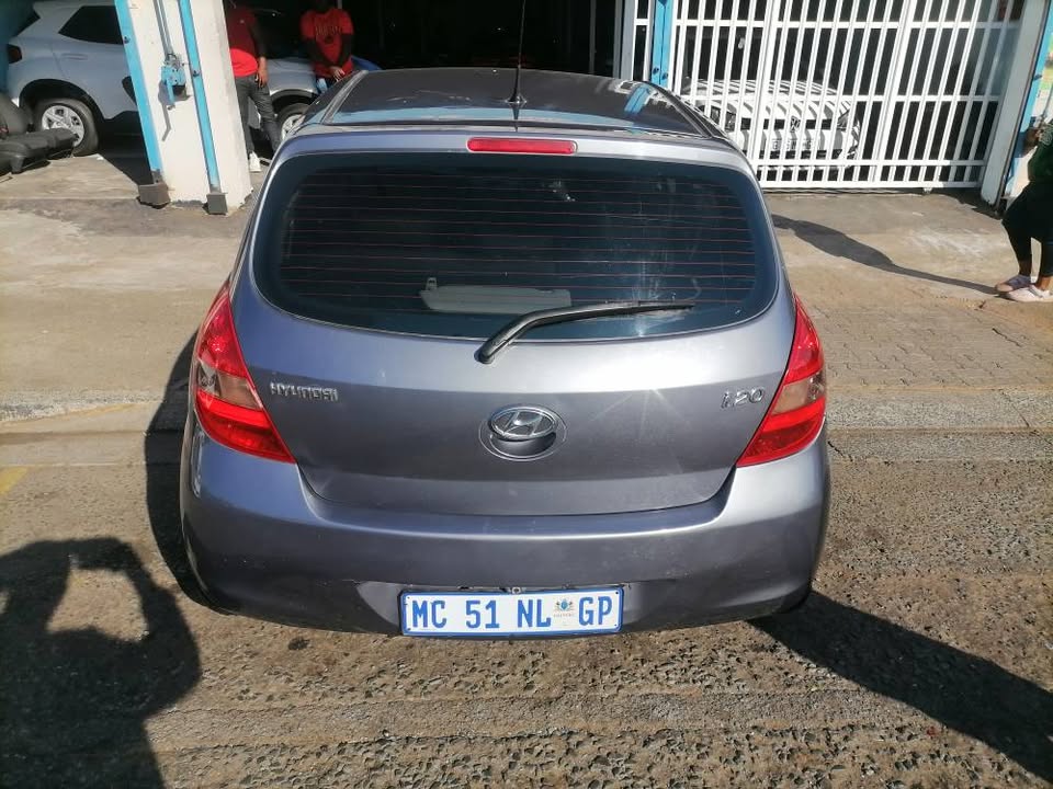 2011 Hyundai i20 1.6 Hatchback with a Nice interior seat