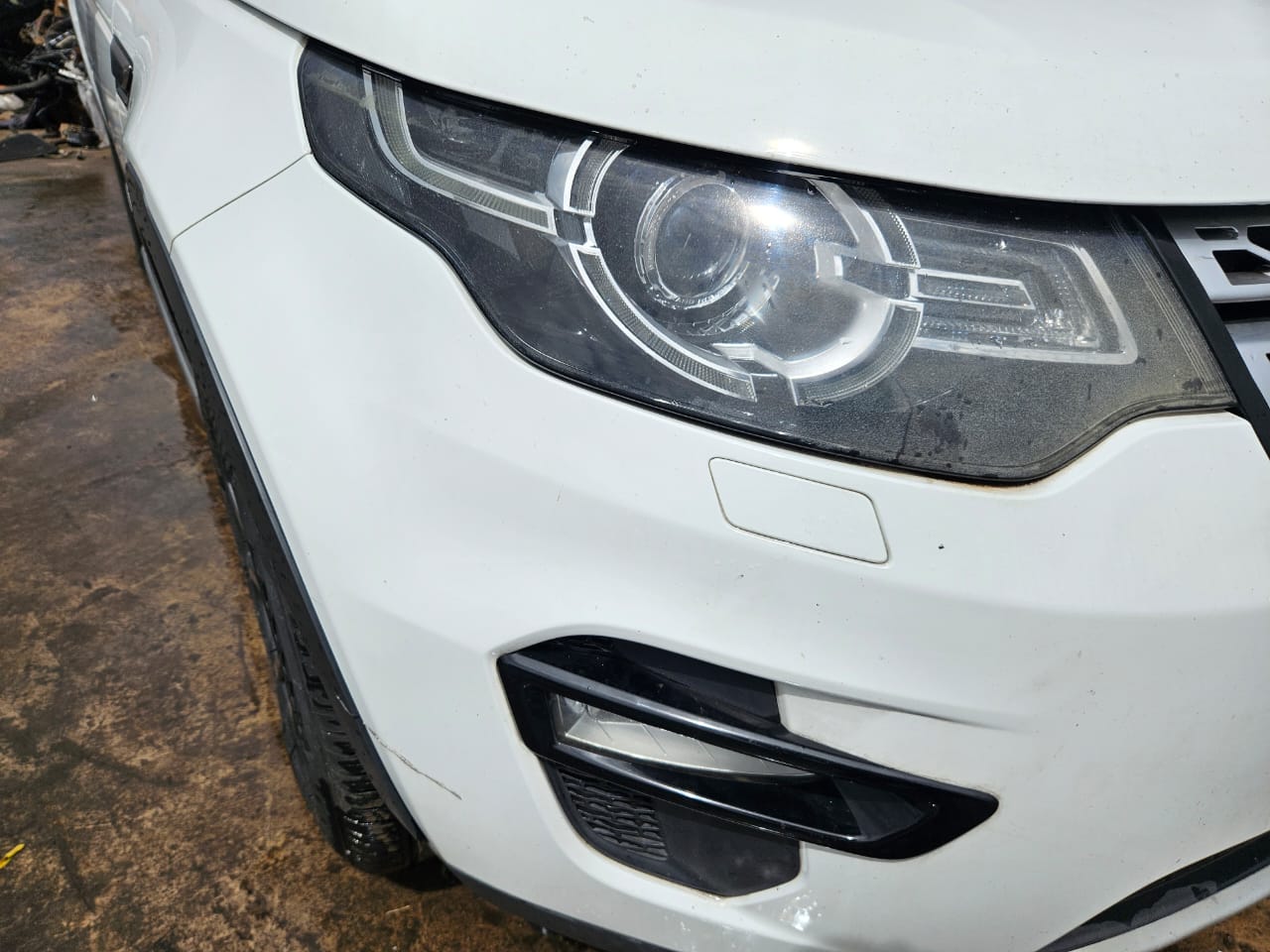 Land Rover Discovery Sport HSE 2015 headlights for sale – like new