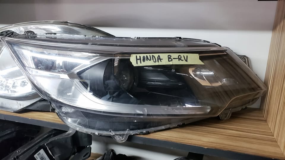 Honda B-RV headlight - Private Seller Honda B-RV headlight - Private Seller