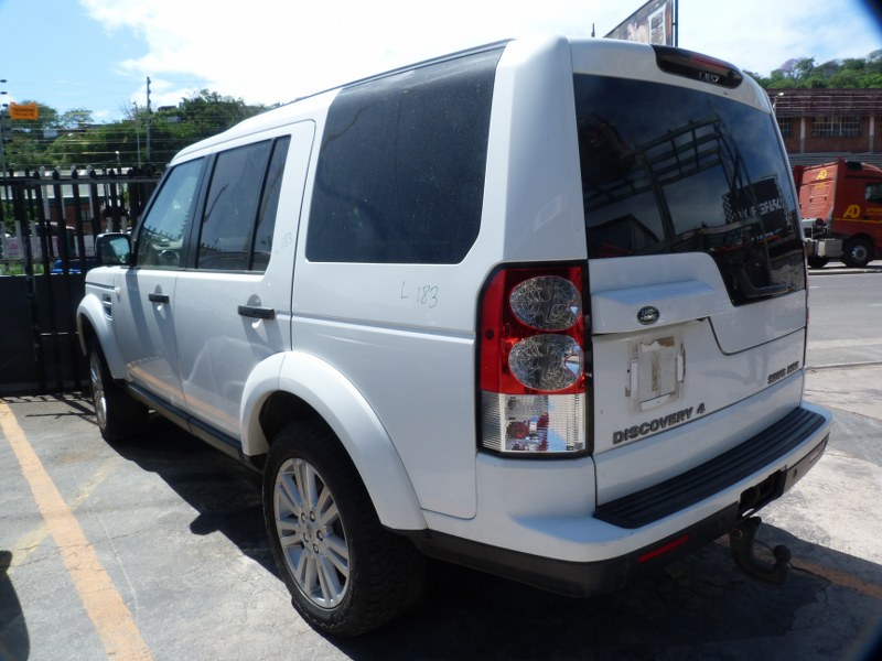 Land Rover Discovery 4 3.0 SD V6 HSE AT White - 2011 STRIPPING FOR SPARES - Private Seller Land Rover Discovery 4 3.0 SD V6 HSE AT White - 2011 STRIPPING FOR SPARES - Private Seller