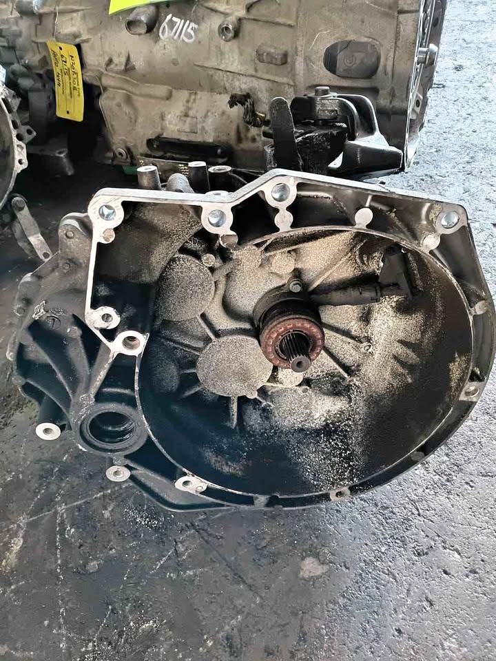 VOLVO S40 2016 DIESEL 6 SPEED GEARBOX AVAILABLE - Private Seller VOLVO S40 2016 DIESEL 6 SPEED GEARBOX AVAILABLE - Private Seller