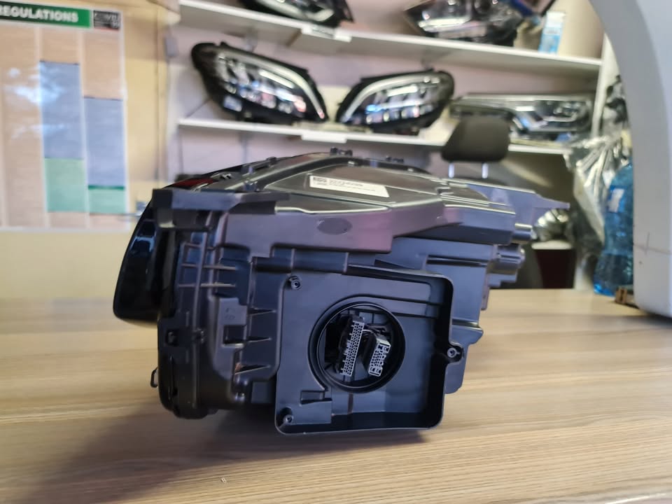 2018 VOLVO XC90 FULL LED HEADLIGHT FOR SALE IN PRISTINE CONDITION - Private Seller