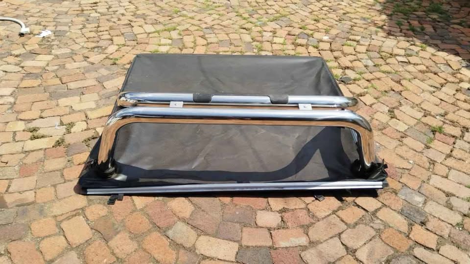 Toyota hilux gd6 cover and rollbar - Private Seller