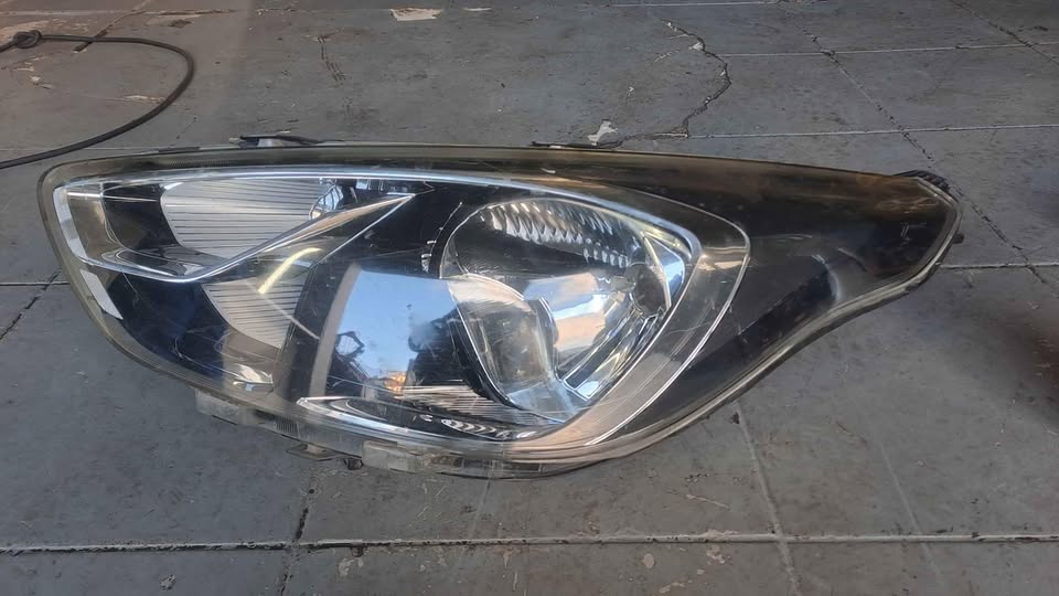 Headlight Ford Figo 2020 1.5L - Private Seller Headlight Ford Figo 2020 1.5L - Private Seller