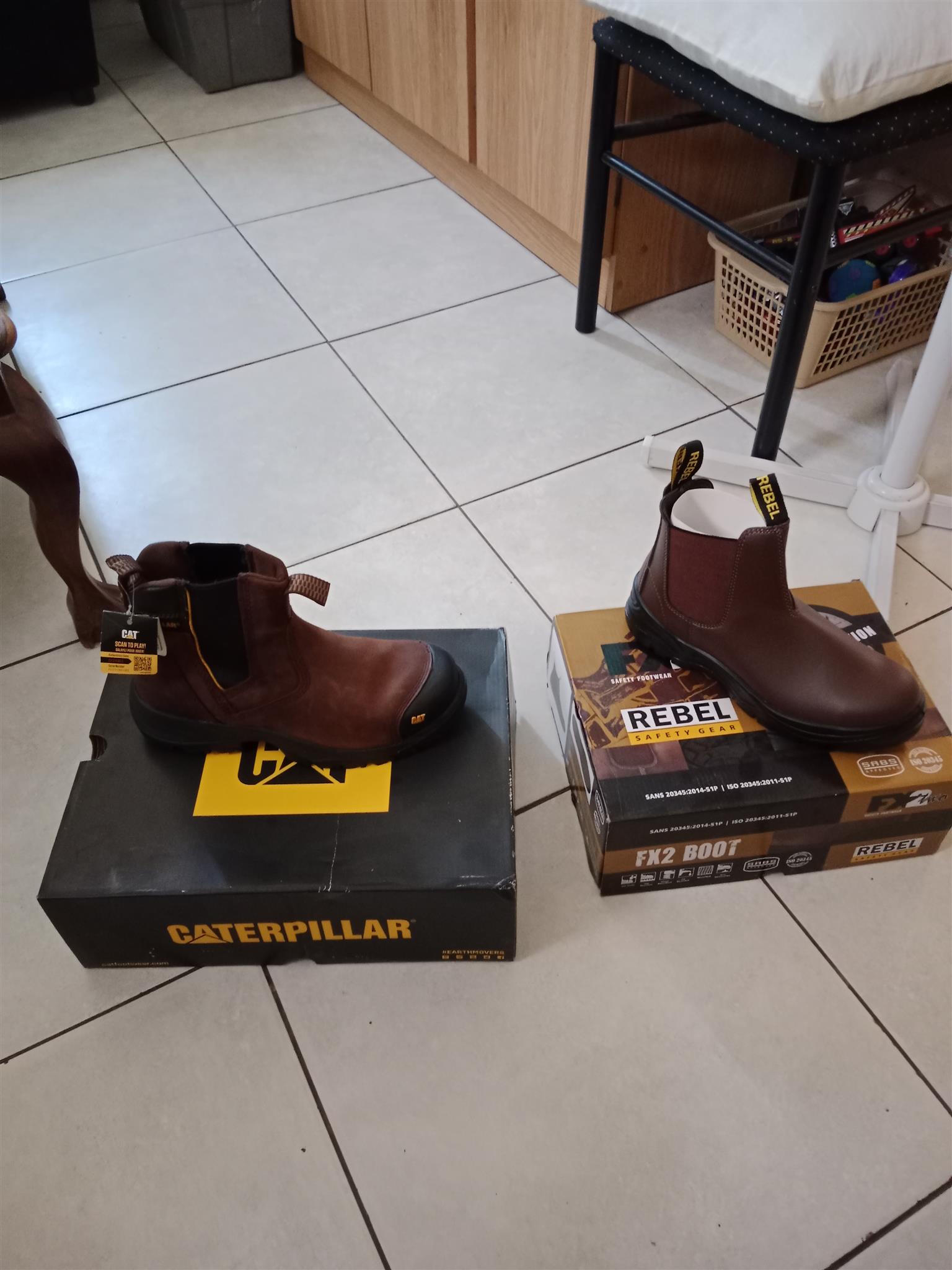 Caterpillar safety hotsell shoes sale