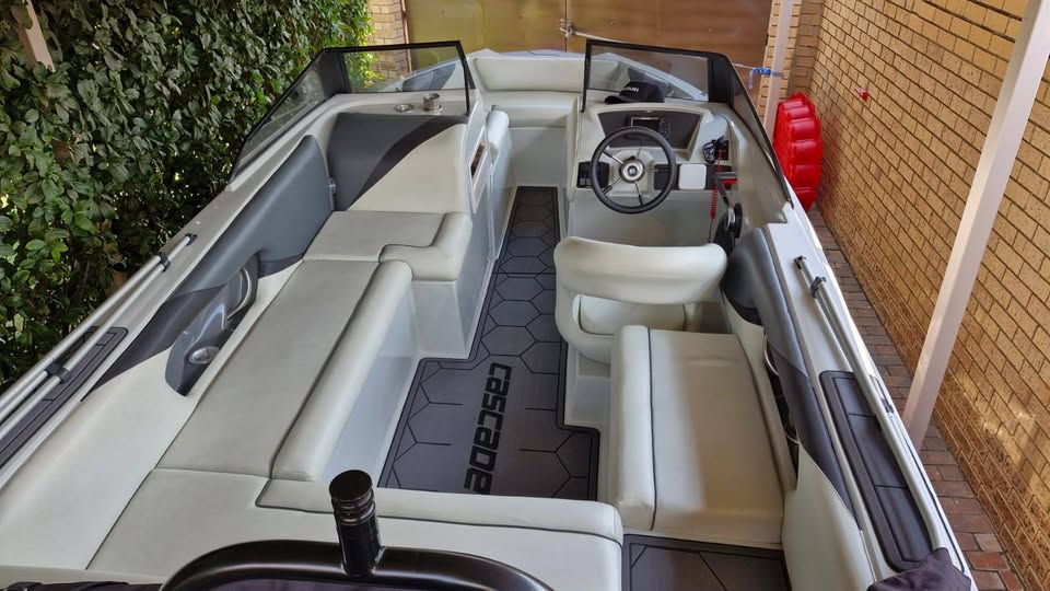 Cascade 196 Boat with 200h0 Suzuki Stealth 4 stroke