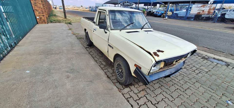 Nissan 1400 bakkie stripping for parts - Private Seller Nissan 1400 bakkie stripping for parts - Private Seller