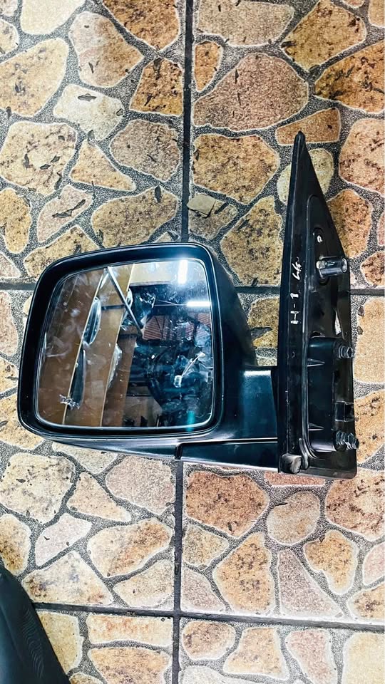 Hyundai H1 side mirror - Private Seller Hyundai H1 side mirror - Private Seller