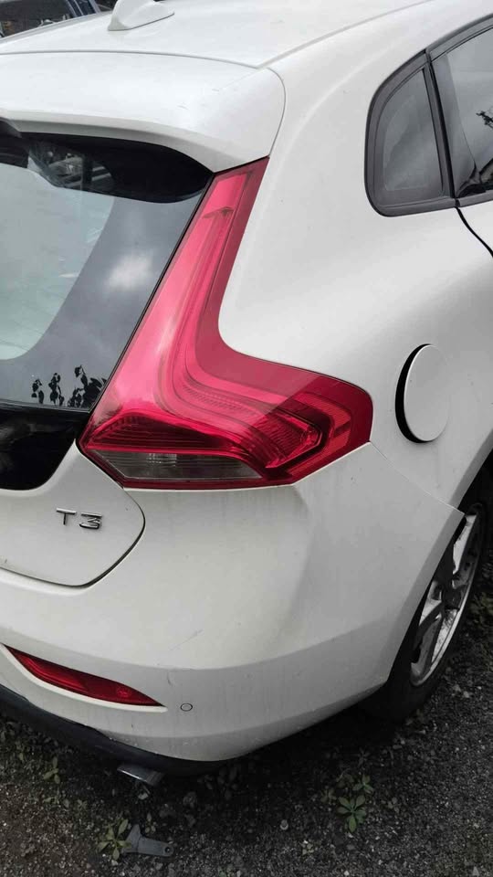 Volvo V40 T3 striping for spares - Private Seller