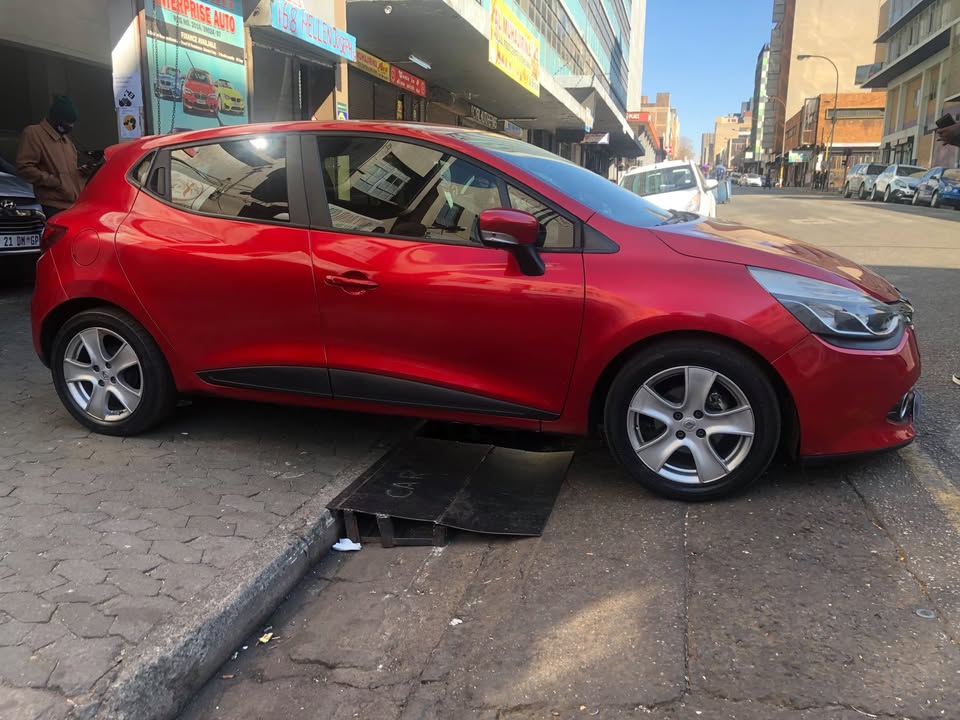 2014 Renault clio t900