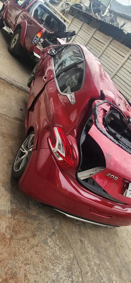 Peugeot 208 GTI stripping for spare - Private Seller Peugeot 208 GTI stripping for spare - Private Seller