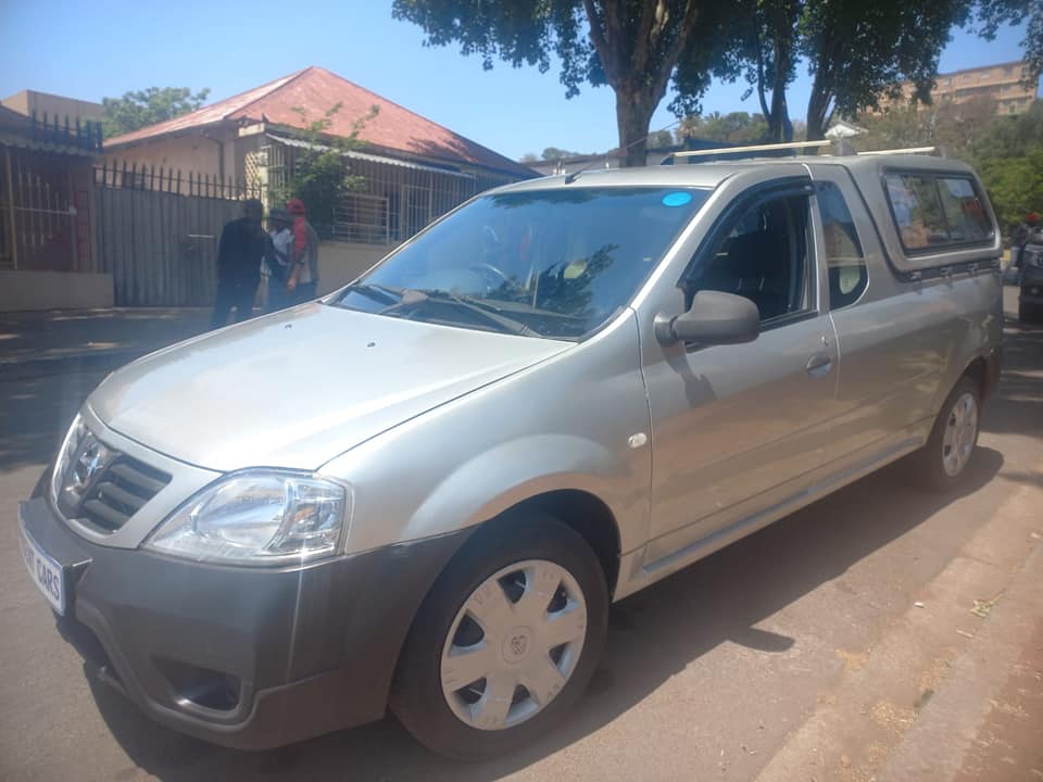 2011 NISSAN NP200 1.6 PETROL, MANUAL, SILVER COLOR, MILEAGE 100000KMS