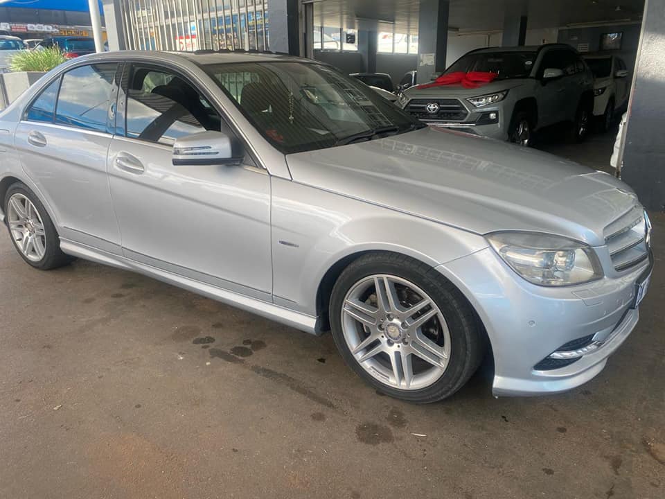 2011 MERCEDES BENZ C200