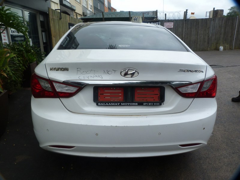 Hyundai Sonata 2.4 GLS Executive AT White - 2011 STRIPPING FOR SPARES - Private Seller