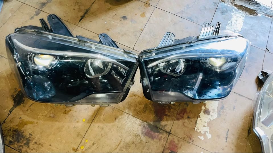 Mahindra Scorpio headlights - Private Seller Mahindra Scorpio headlights - Private Seller