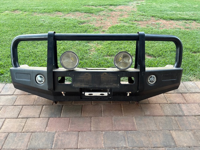 landcruiser 79 series SW V6 front and rear bumper with lights - Private Seller landcruiser 79 series SW V6 front and rear bumper with lights - Private Seller