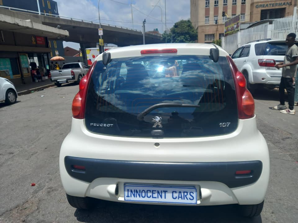 2014 PEUGEOT 107 1.0 PETROL, MANUAL, WHITE COLOR, HATCHBACK, 100000KM