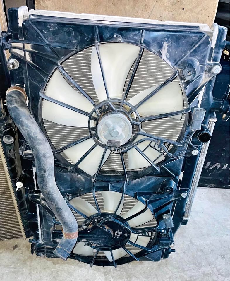 Honda CRV radiator and fan - Private Seller