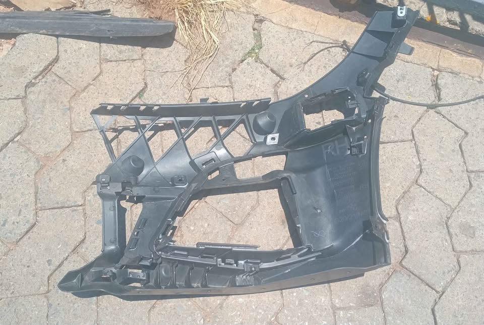 BMW G20/G21 Right-side front bumper bracket - Private Seller BMW G20/G21 Right-side front bumper bracket - Private Seller