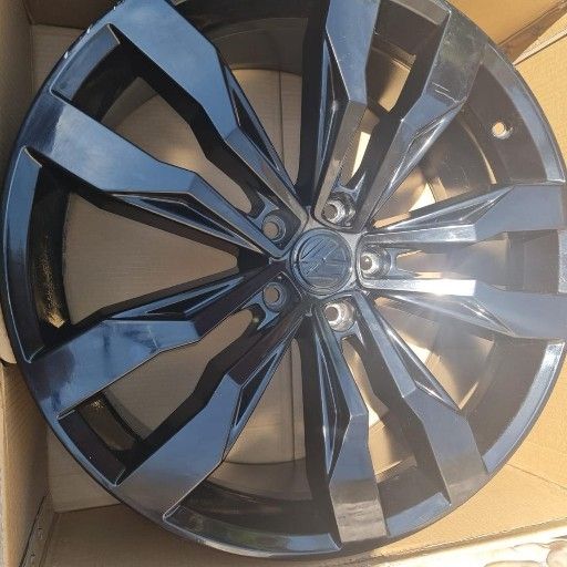 VW TIGUAN OEM 20INCH SINGLE MAG - Private Seller VW TIGUAN OEM 20INCH SINGLE MAG - Private Seller