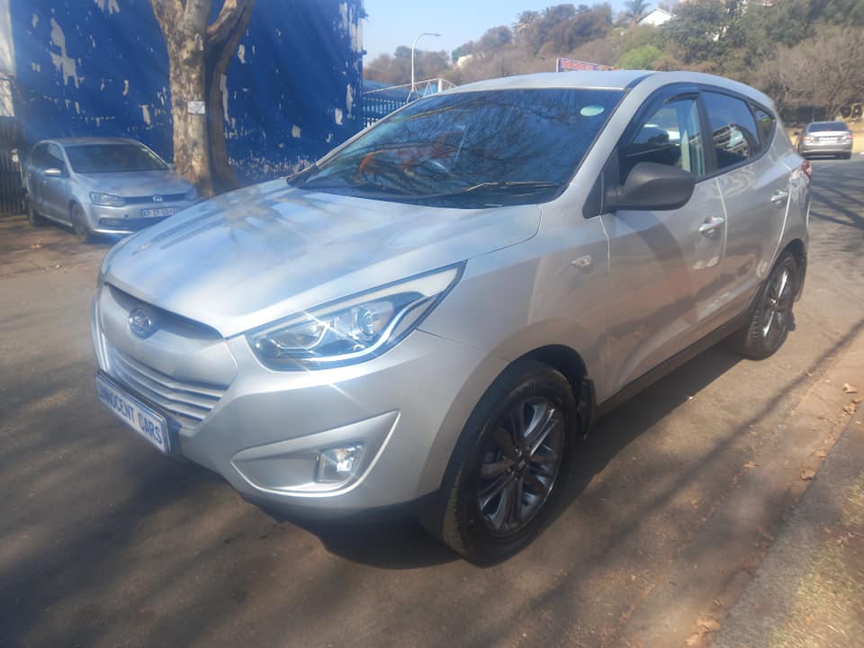 2015 HYUNDAI ix35 2.0 ENGINE PETROL, MANUAL, MILEAGE SILVER COLOR, PRICE