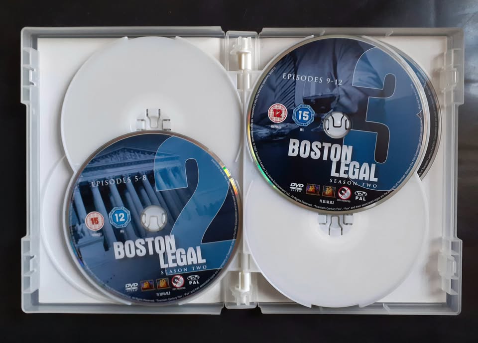 Boston Legal - Season 2 (7 DVD Set)