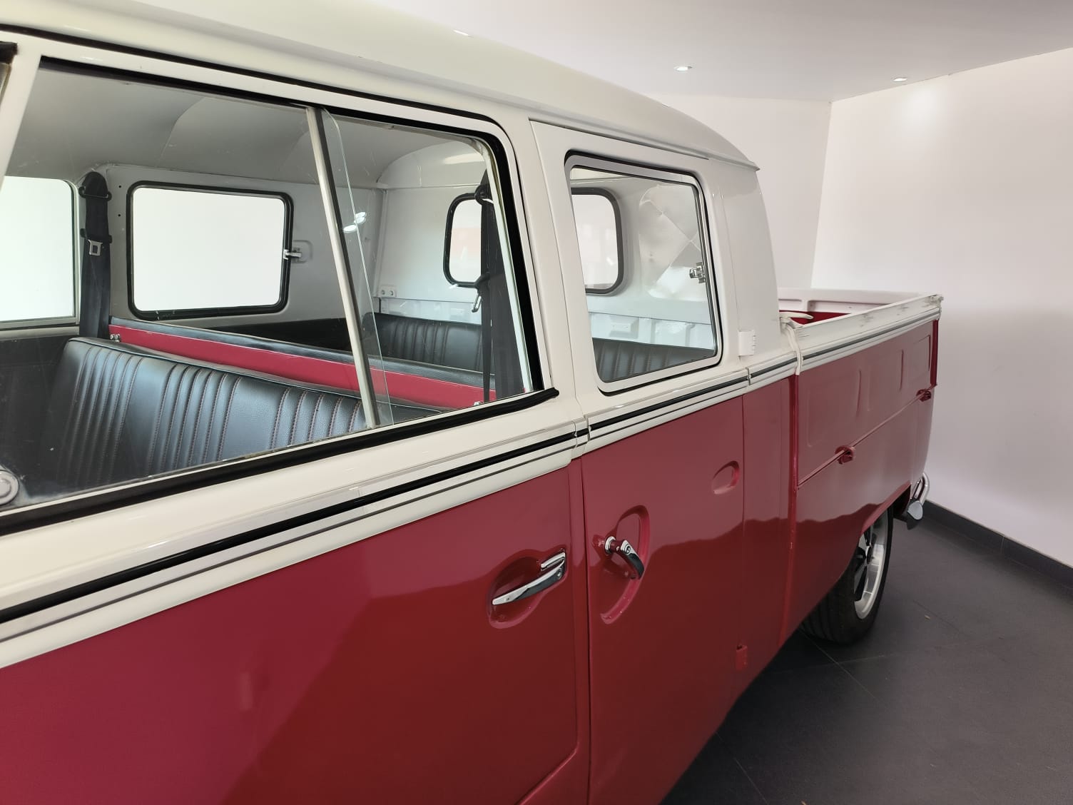 1973 Classic Volkswagen Double Cab split window | Junk Mail