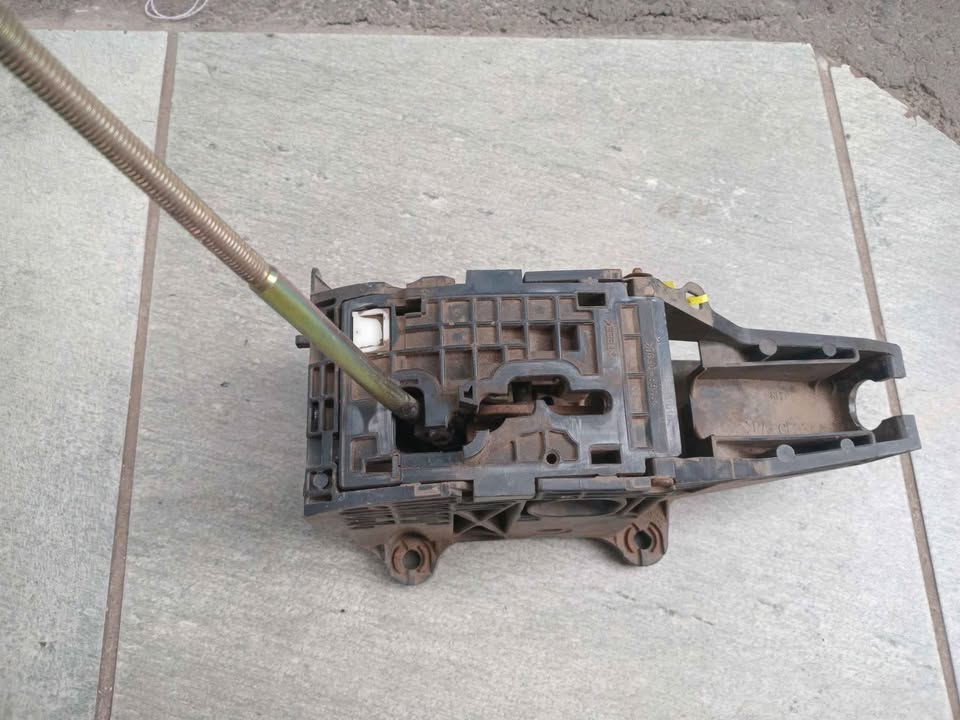 2003 to 2005 Toyota Prado 120 series V6 petrol gear liver for sale - Private Seller 2003 to 2005 Toyota Prado 120 series V6 petrol gear liver for sale - Private Seller