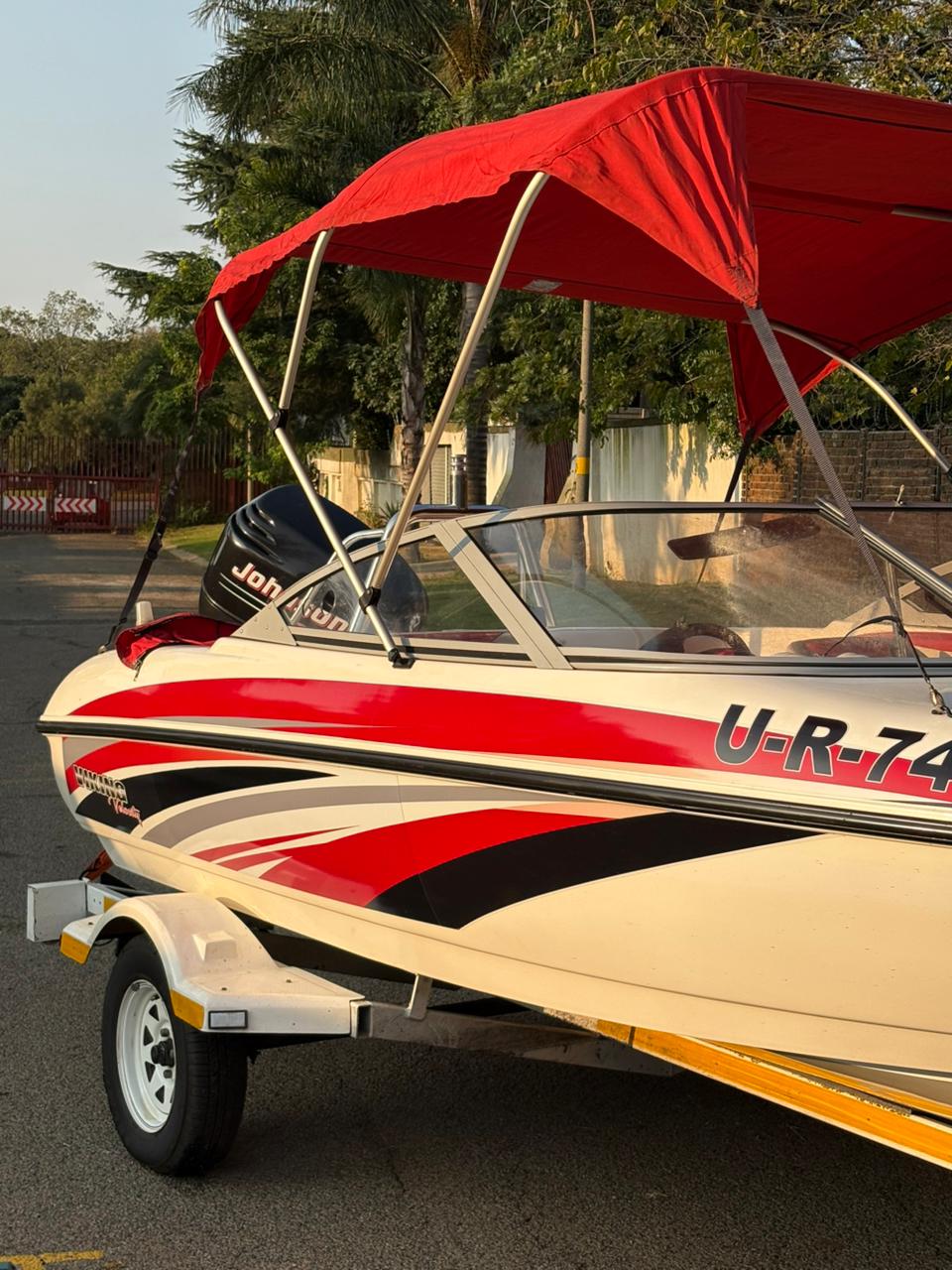 Boat 115 Jhonsen 16 foot