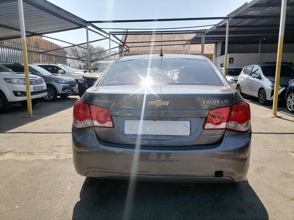 2015 Chevrolet Cruz 1.6 Leather seat and sunroof