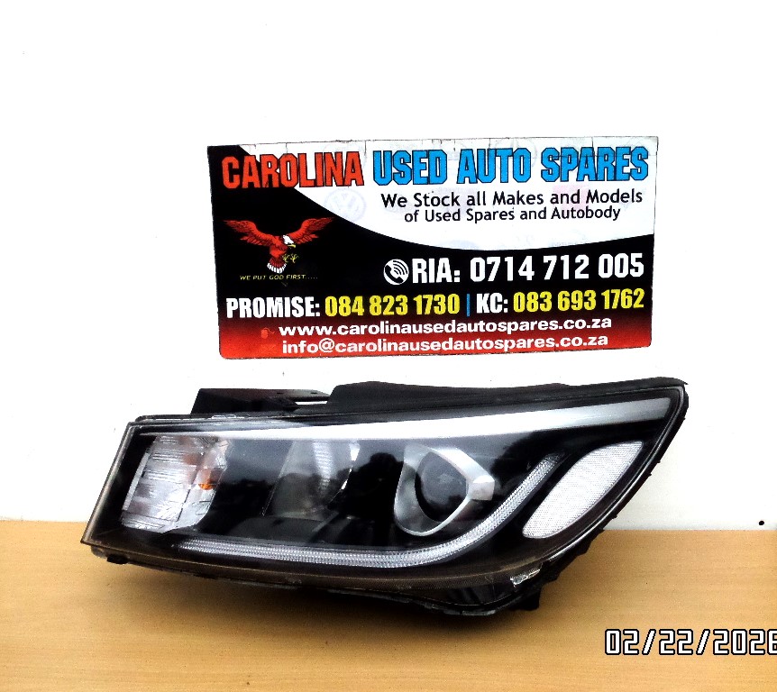 Kia Sedona left side LED headlight (ballast not included) - Private Seller Kia Sedona left side LED headlight (ballast not included) - Private Seller