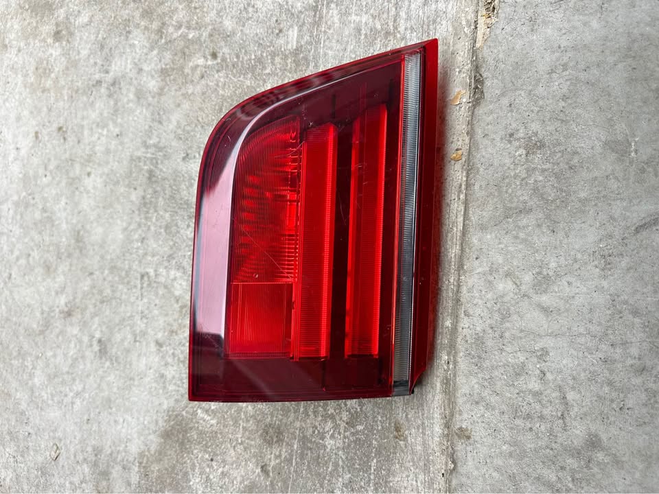 2011-2013 BMW X5 X5M E70 Passenger Right RH Tail Light Lamp Assembly OEM - Private Seller 2011-2013 BMW X5 X5M E70 Passenger Right RH Tail Light Lamp Assembly OEM - Private Seller