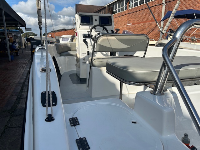 Explorer 19 CC with Yamaha 150hp Motor | Junk Mail Marketplace