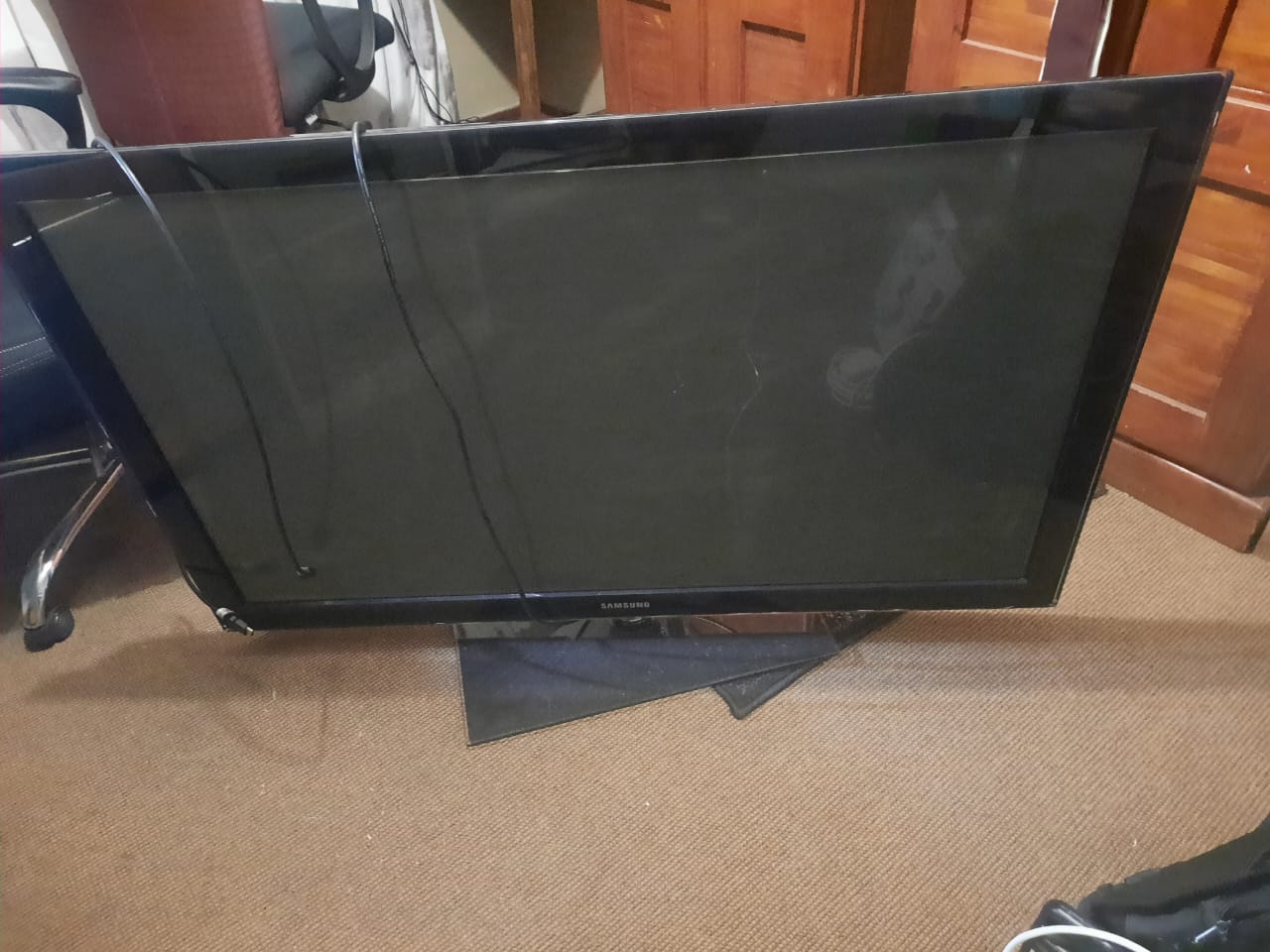 TV SAMSUNG 50" PLASMA WITH BRACKET