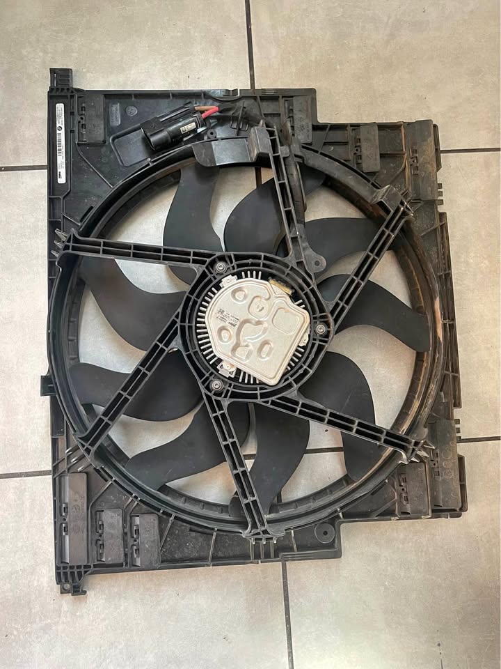 BMW 4 Series G22 Radiator fan - Private Seller BMW 4 Series G22 Radiator fan - Private Seller