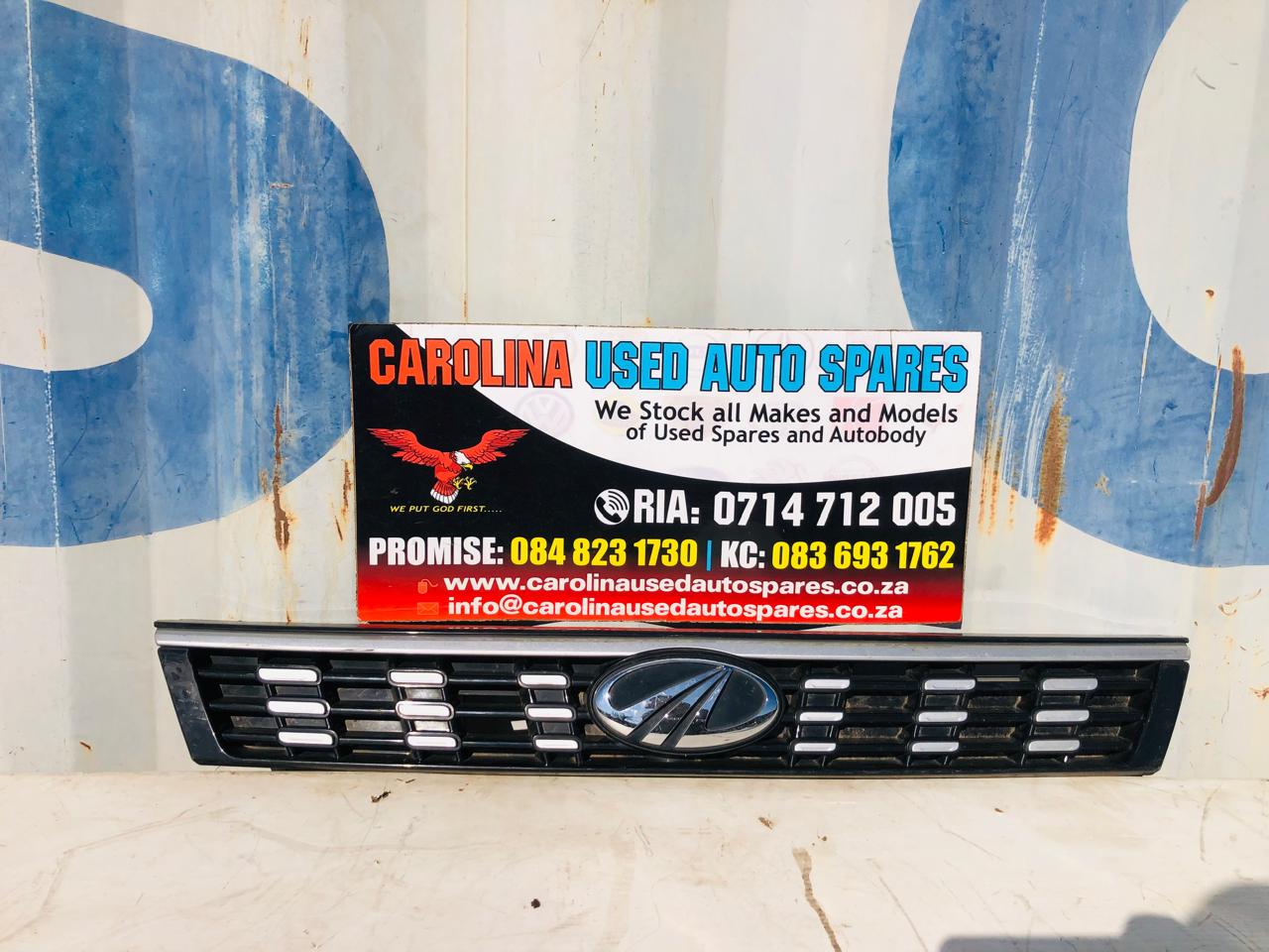 Mahindra XUV300 radiator grill (badge) - Private Seller Mahindra XUV300 radiator grill (badge) - Private Seller
