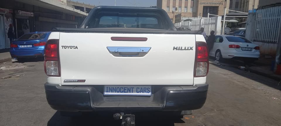 2020 TOYOTA HILUX 2.8 GD6 DIESEL, AUTOMATIC, LEGEND 50, WHITE COLOUR