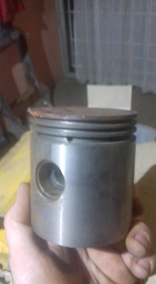 New Chevrolet 020 Flat top cast iron pistons - Private Seller New Chevrolet 020 Flat top cast iron pistons - Private Seller