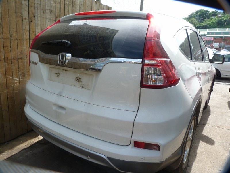 Honda CR-V 2.0 Comfort Manual White - 2015 STRIPPING FOR SPARES - Private Seller