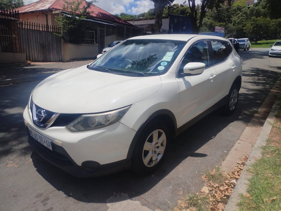 2016 Nissan Qashqai 1.2 Turbo Petrol, Manual, White Color, Mileage