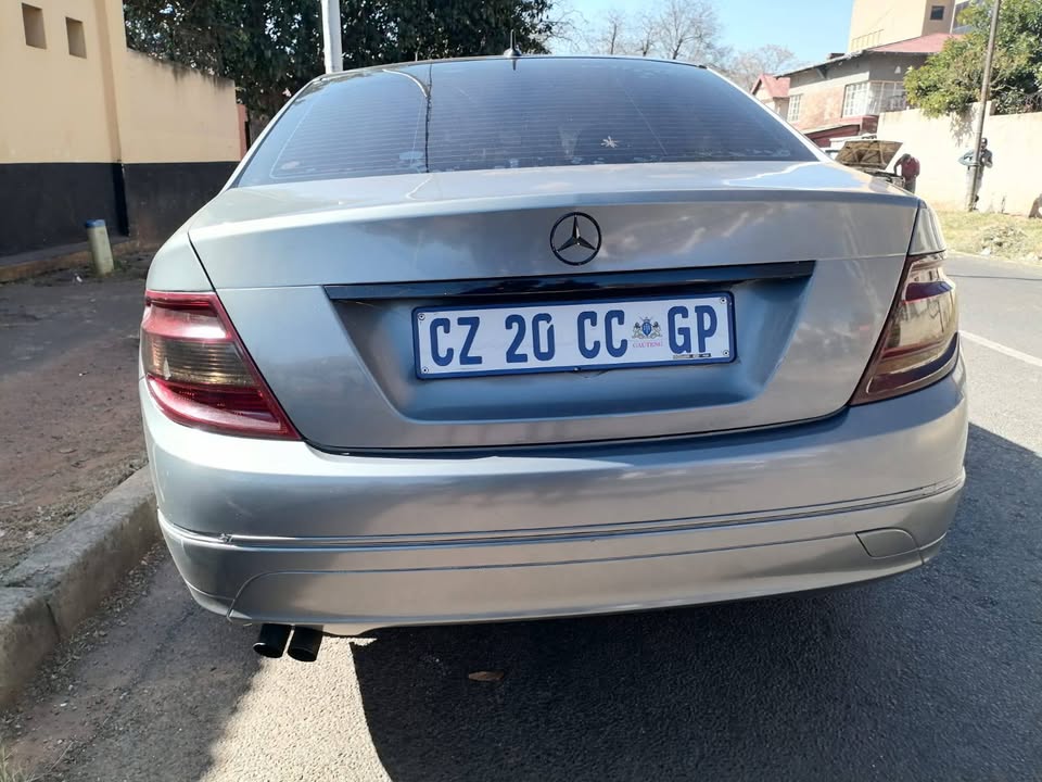 2010 MERCEDES BENZ C180 KOMPRESSOR AUTOMATIC TRANSMISSION IN EXCELLENT CONDITION