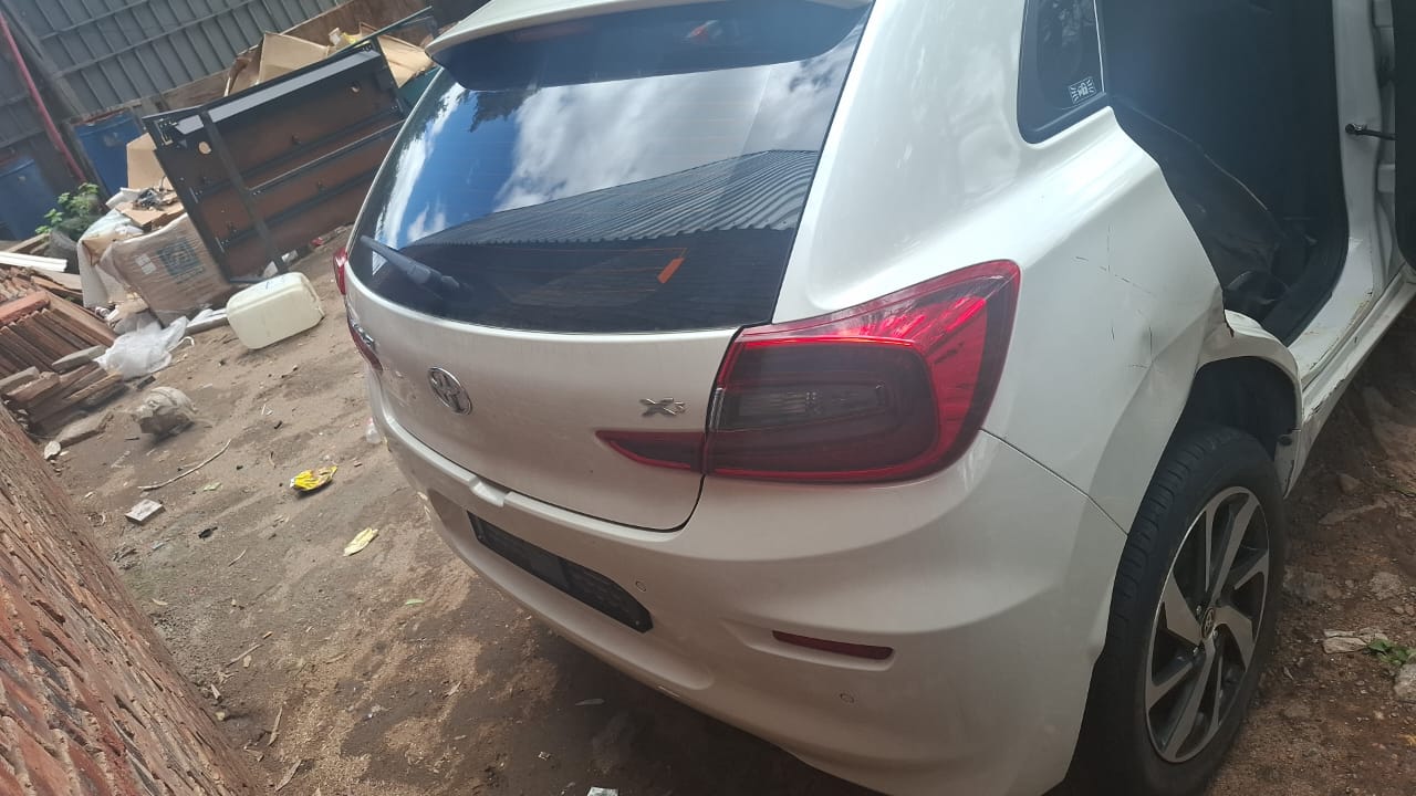 Toyota starlet accident-damaged car stripping | used spare parts for sale