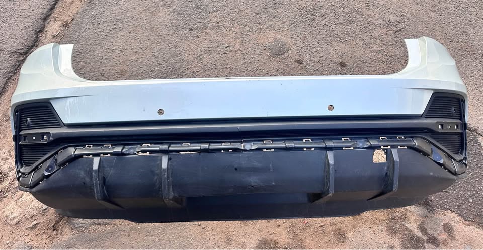 2018-2024 AUDI Q3 S line sports REAR Bumper with LOWER BUMPER DIFFUSER 83F807521B (4087) - Private Seller 2018-2024 AUDI Q3 S line sports REAR Bumper with LOWER BUMPER DIFFUSER 83F807521B (4087) - Private Seller
